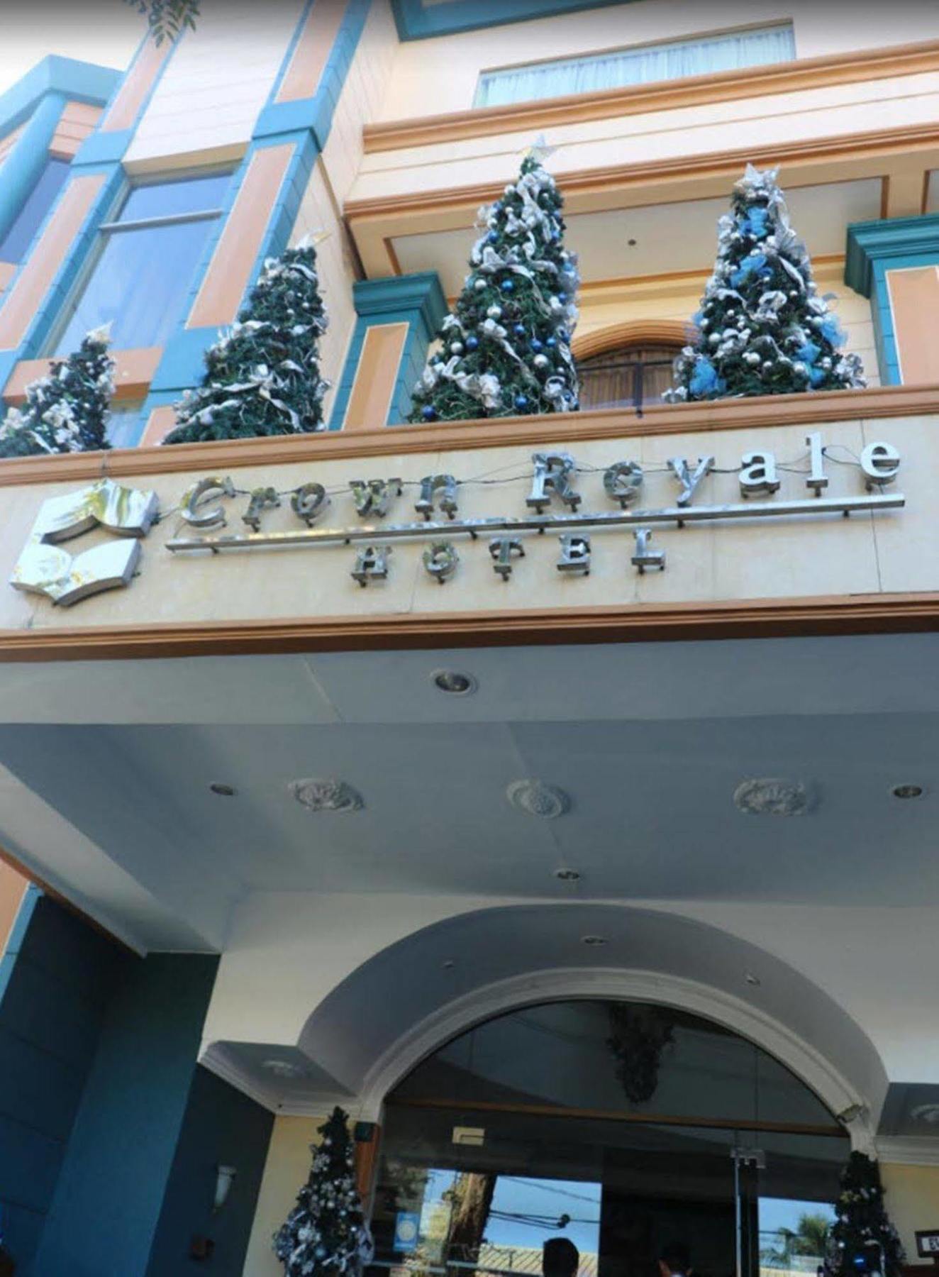 Crown Royale Hotel Balanga Екстер'єр фото