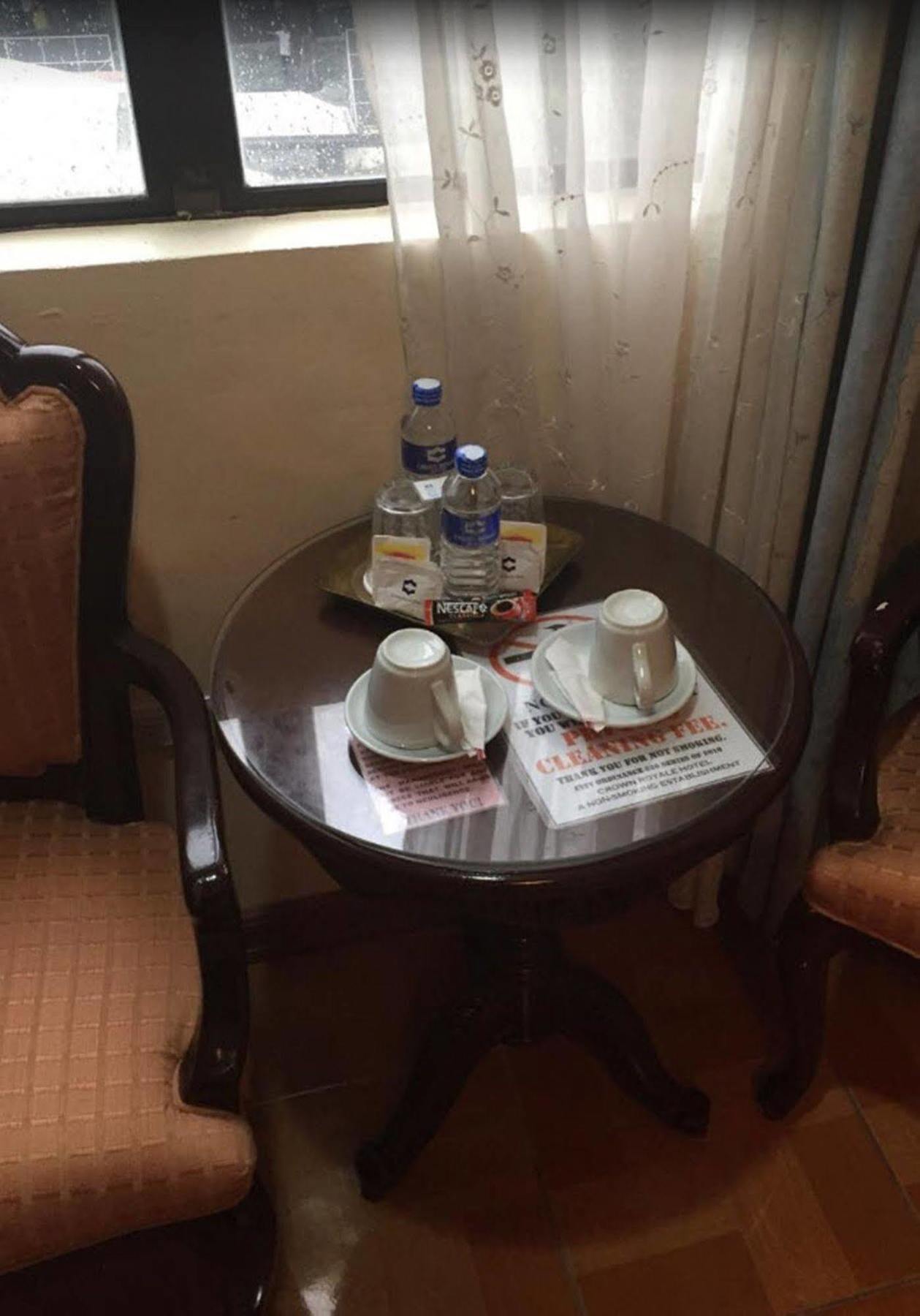 Crown Royale Hotel Balanga Екстер'єр фото